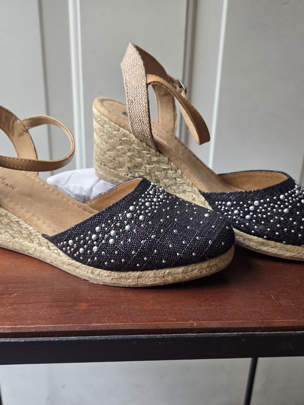 White Mountain Black Studded Espadrille Wedge Sandals - Women's 8M